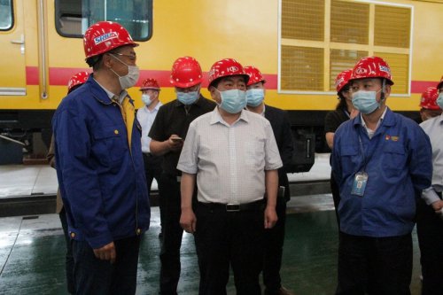 襄阳市副市长李德璋一行莅临华体会平台重工开展工业企业调研工作
