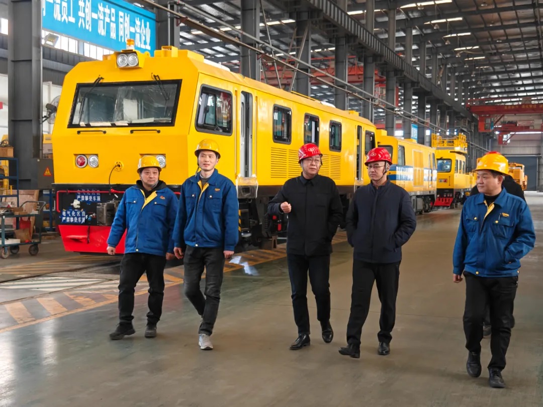 市纪委常委、市委巡察办安雪尽主任莅临华体会平台重工开展走访慰问活动